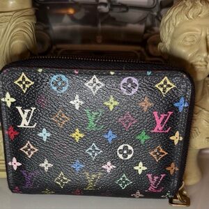 Louis Vuitton mini Mikami  Monogram Wallet. Preloved coa included